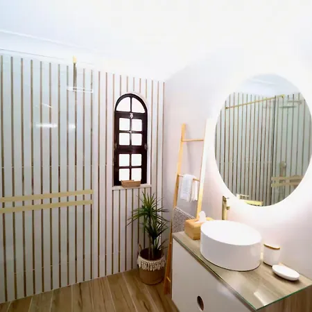 Beautifully Decorated House In Vakantiehuis Lagos