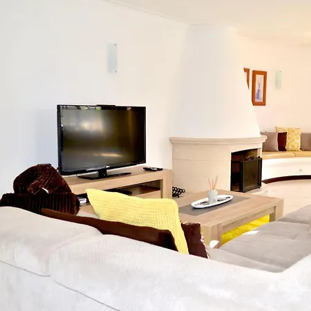 Vakantiehuis Beautifully Decorated House In